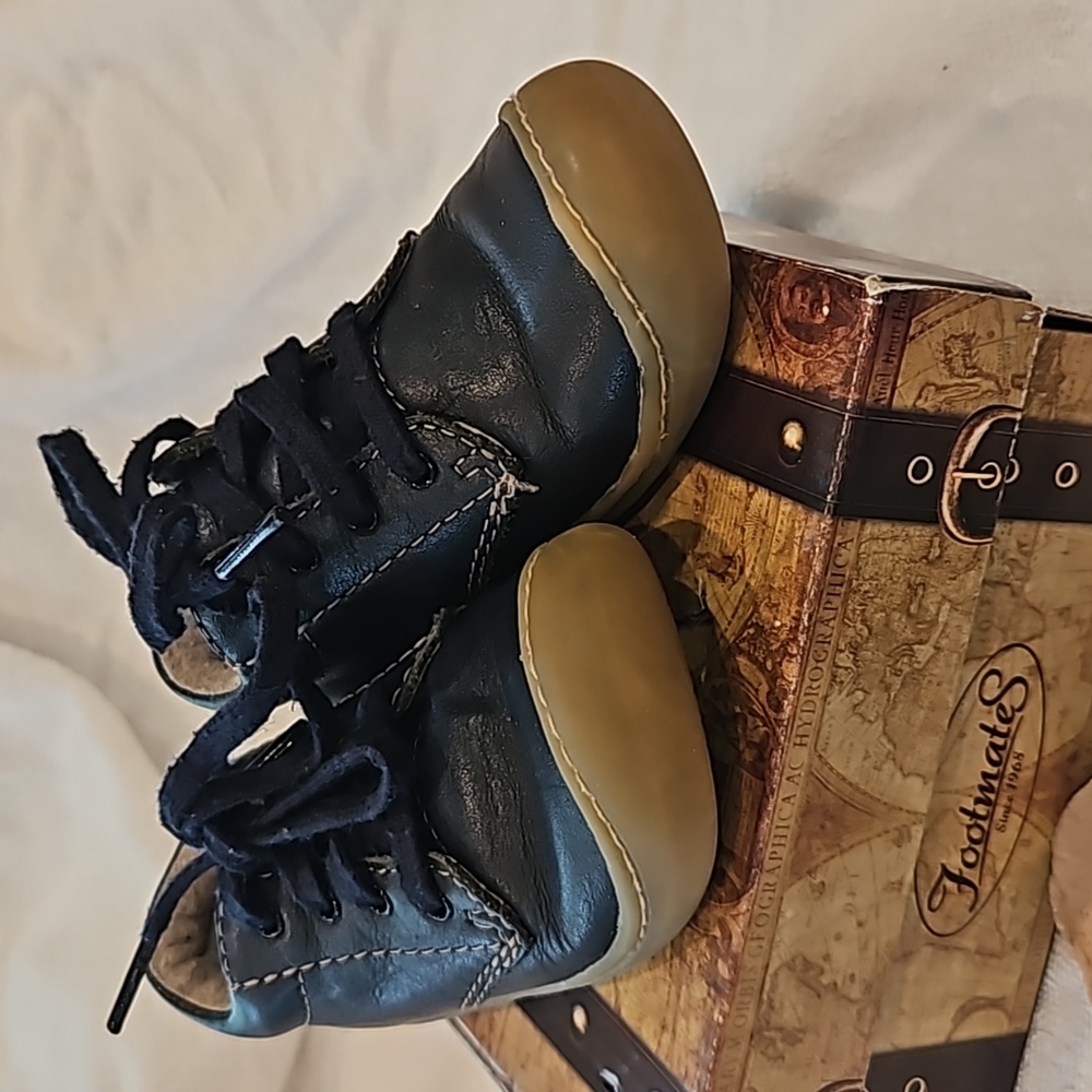 FootMates Size 4.5 Navy Shoe